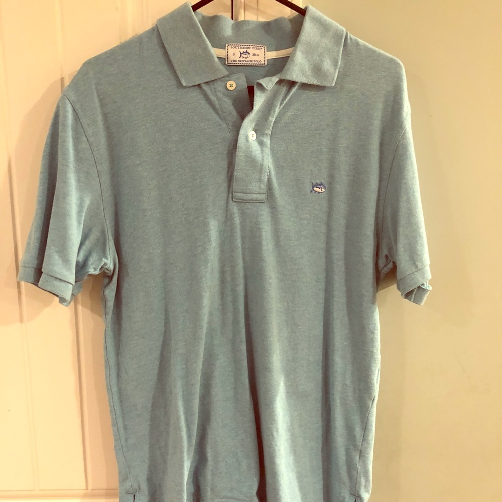 Southern Tide short sleeve polo shirt.